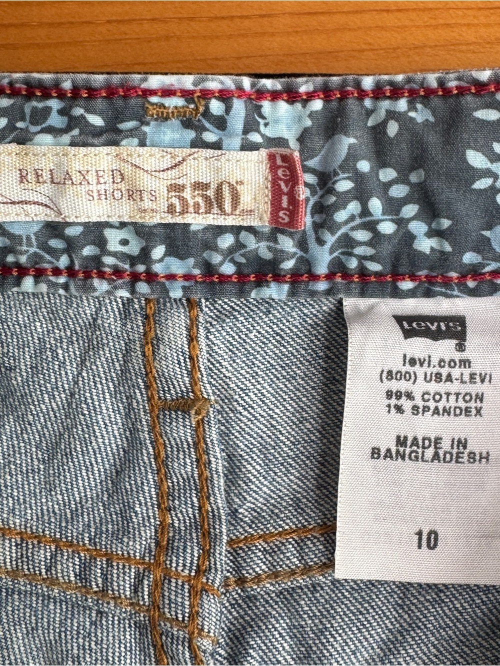 Levi’s 550 Relaxed Denim Shorts Floral Waistband Light Wash Jean Shorts 10 - Picture 7 of 13
